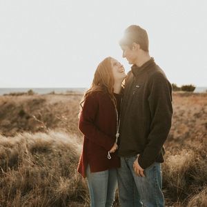 Meet your Posher, Aylera